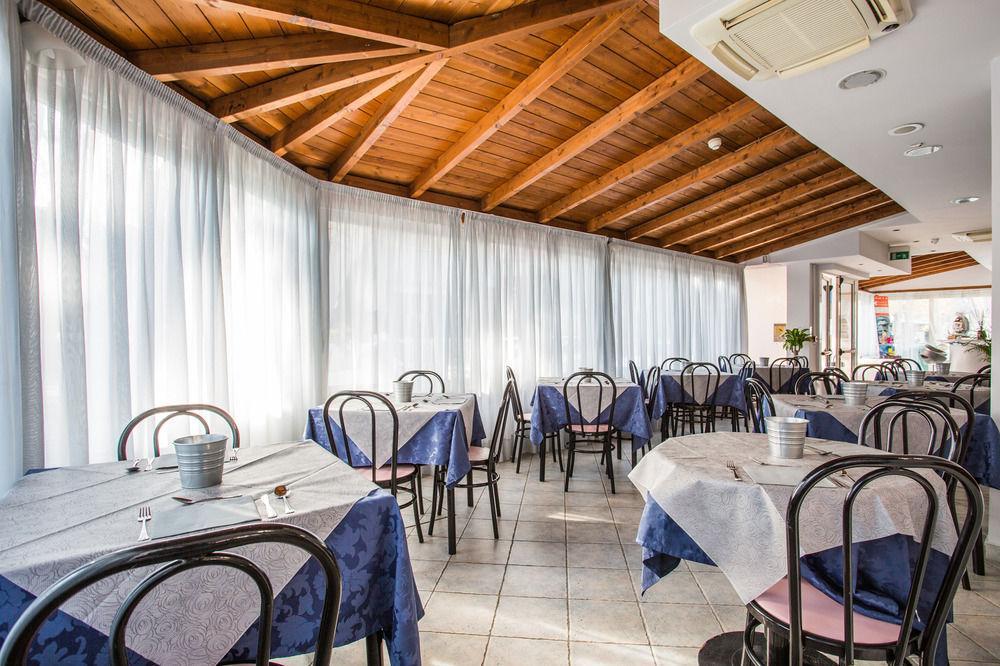 Hotel Nancy Rimini Extérieur photo