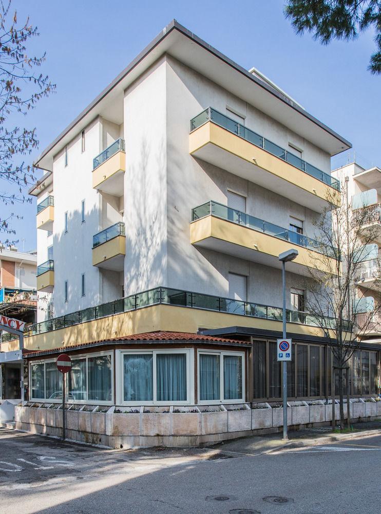 Hotel Nancy Rimini Extérieur photo
